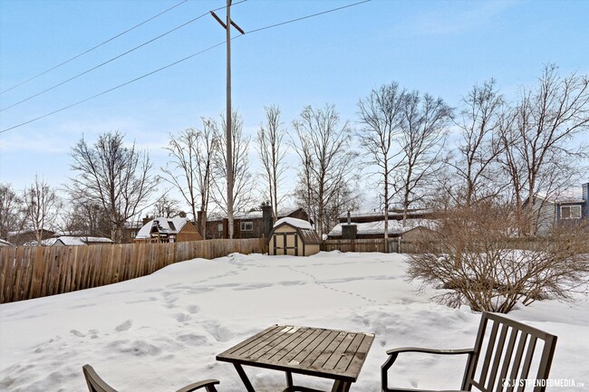 Building Photo - West Anchorage Townhome