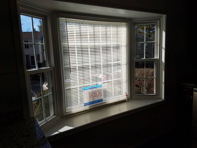 Kitchen - 6329 Fenestra Ct