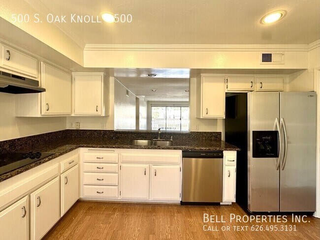Building Photo - 500 S Oak Knl