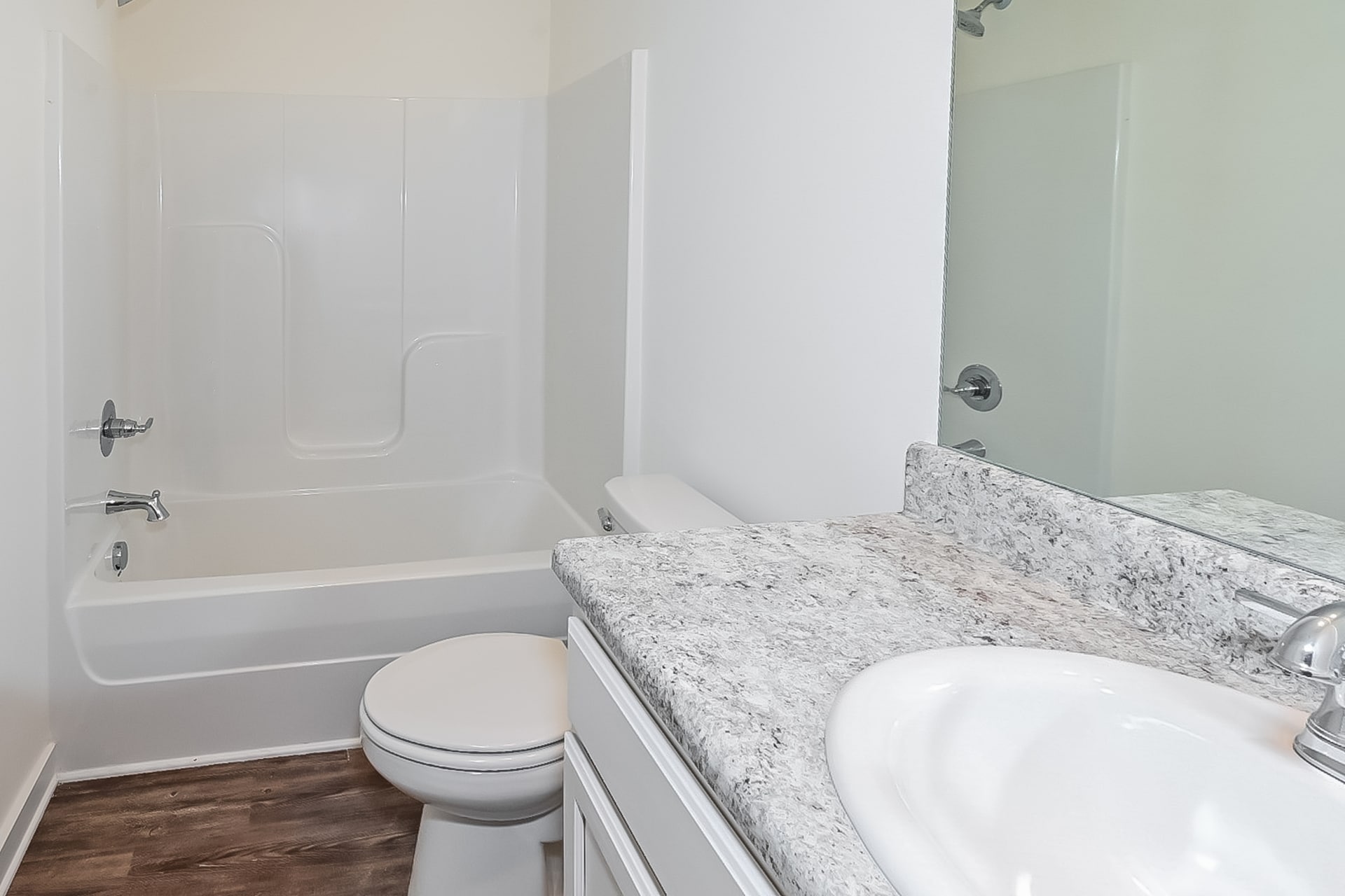 Building Photo - 120 The Heights Dr