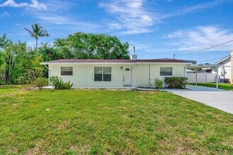 Building Photo - 8968 SE Pine Cone Ln
