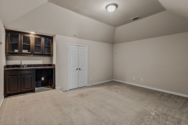 Building Photo - 14020 Sparrow Hill Dr