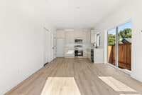 Building Photo - 787 NE Bryant St