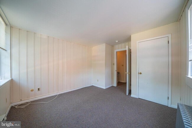 Building Photo - 121 E Gay St