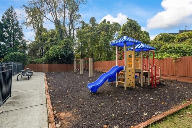 Building Photo - 3910 Dalwood Dr