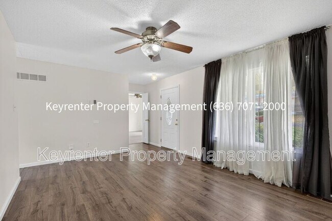 Building Photo - 1476 Shadow Wood Dr