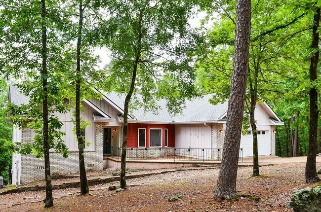 Building Photo - Lake Balboa Area| Home| Unfurnished