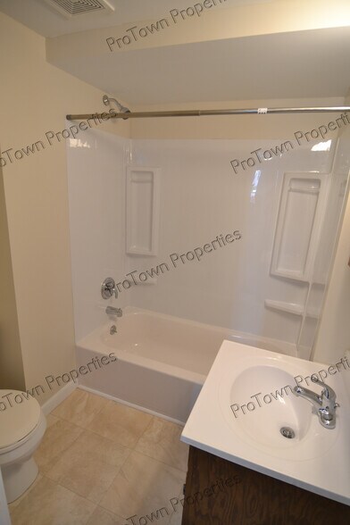 Building Photo - 209 Hyde Park St