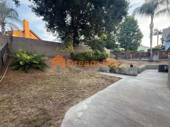 Building Photo - 1585 Stoneykirk Dr