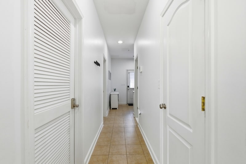 Building Photo - 613 Spectator Ave