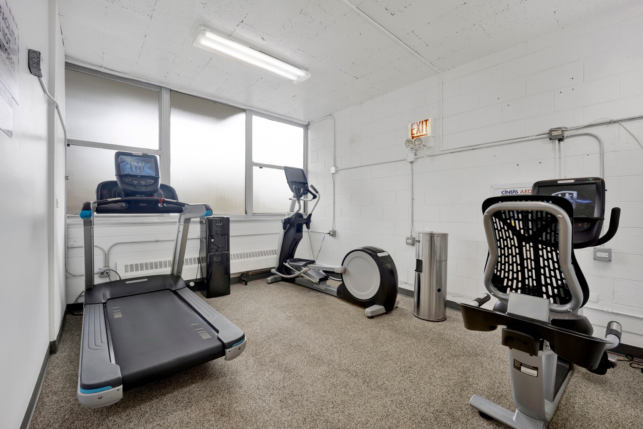 Building Photo - 129 E Bellevue Pl