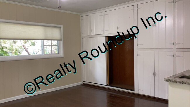 Building Photo - Beautiful Lincoln Village Home