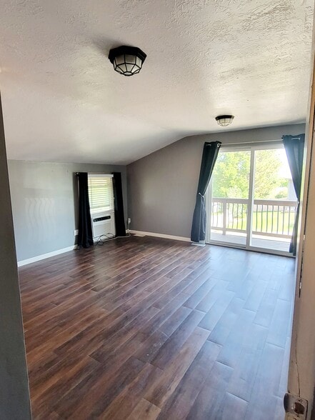 Building Photo - 1512 E 8730 S