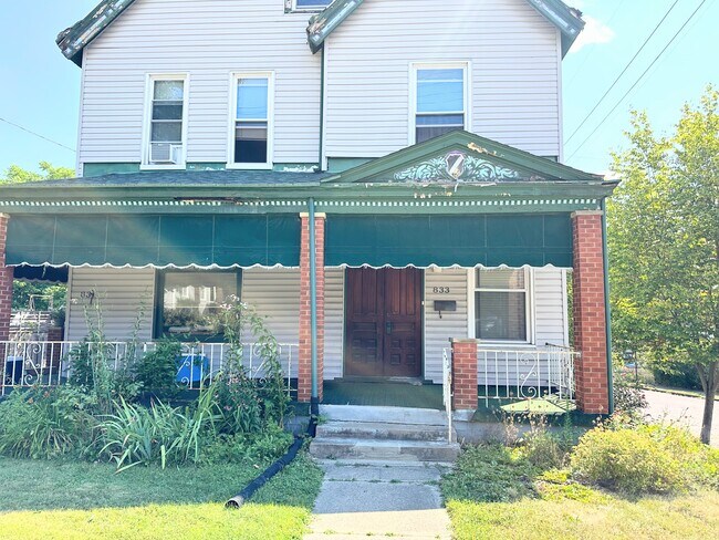 Building Photo - 833 S Trenton Ave