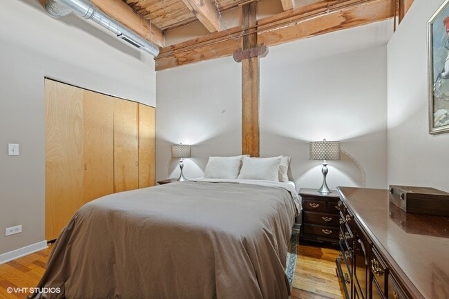 Building Photo - 2201 W Wabansia Ave