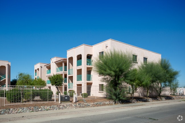 Primary Photo - Drexel Plaza Apartments