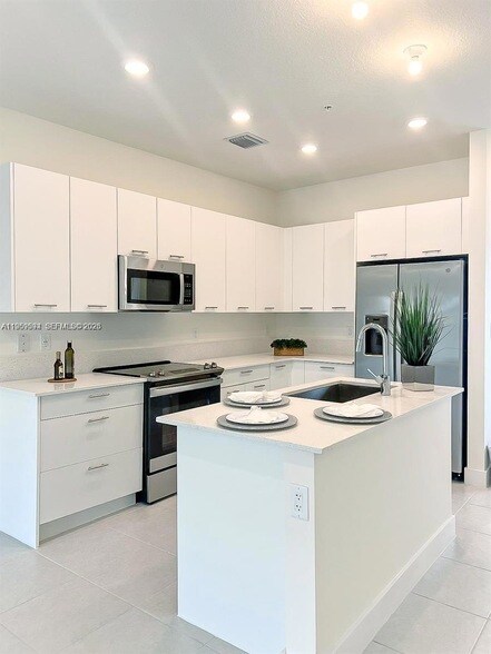 Building Photo - 8001 NW 41st St