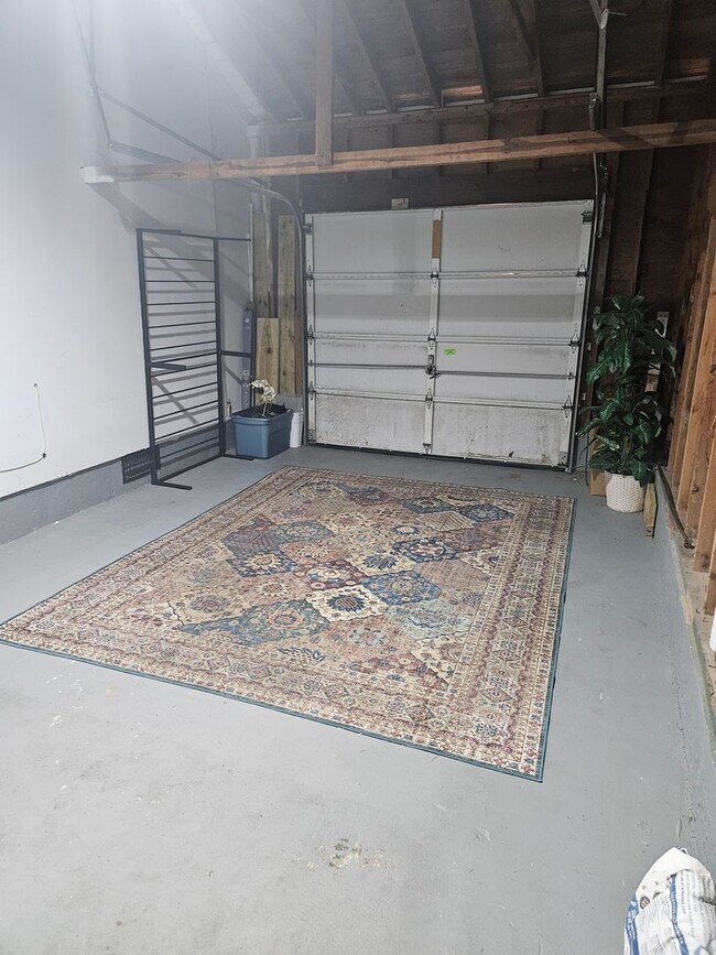 Building Photo - 2213 Wharton Ave