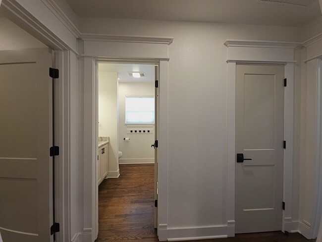 Building Photo - Lease this fully remodeled sanctuary – where modern luxury meets timeless East Texas charm!