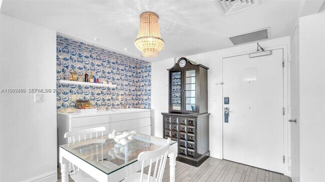 Building Photo - 1100 West Ave