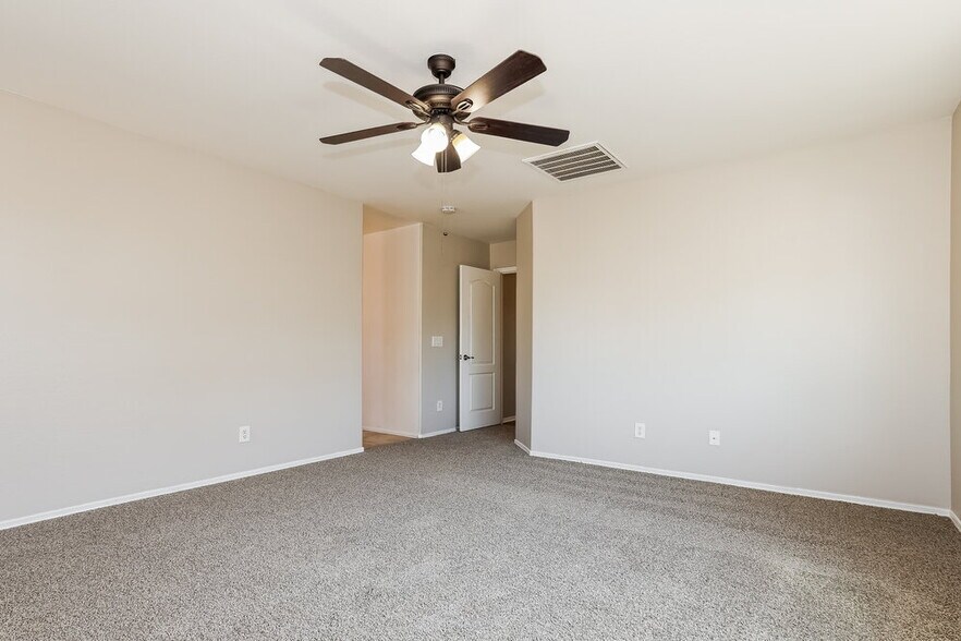 Building Photo - 2918 S Anderson Ln