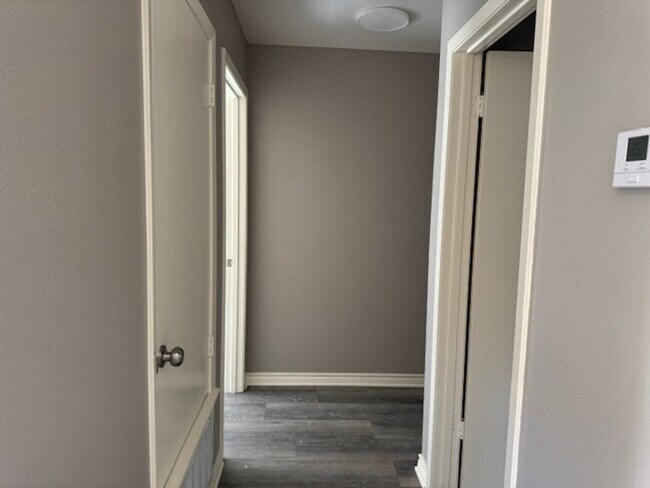 Building Photo - 2007 Seabiscuit