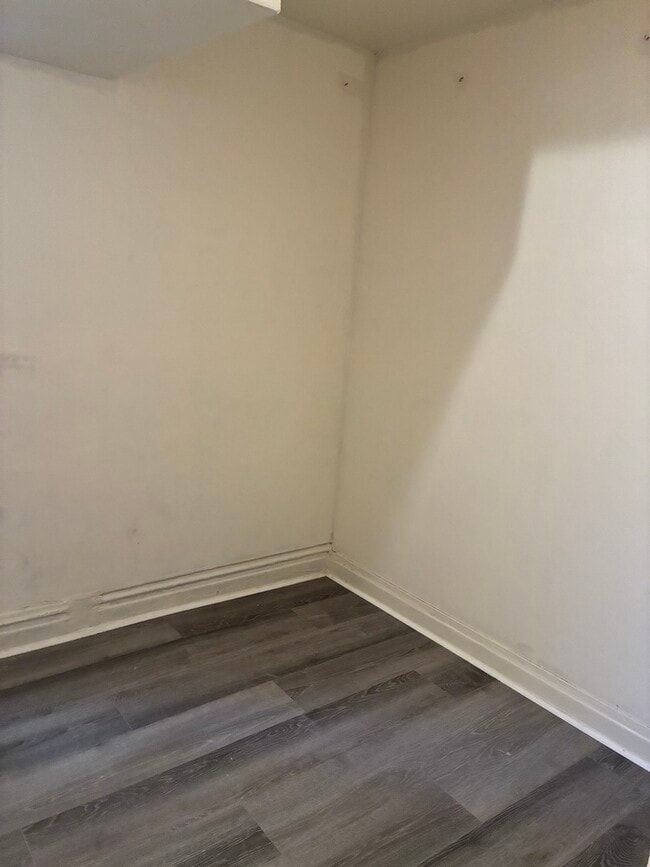 Building Photo - 1706 N Springfield Ave