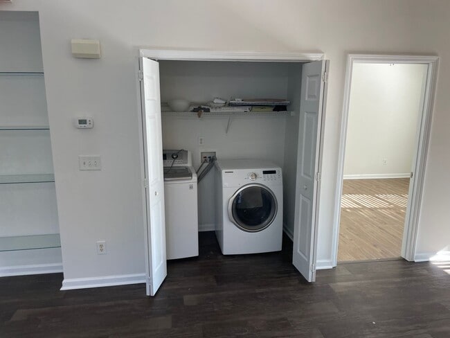 Building Photo - Cozy Two Bedroom Condo Close to Ft. Jackson!