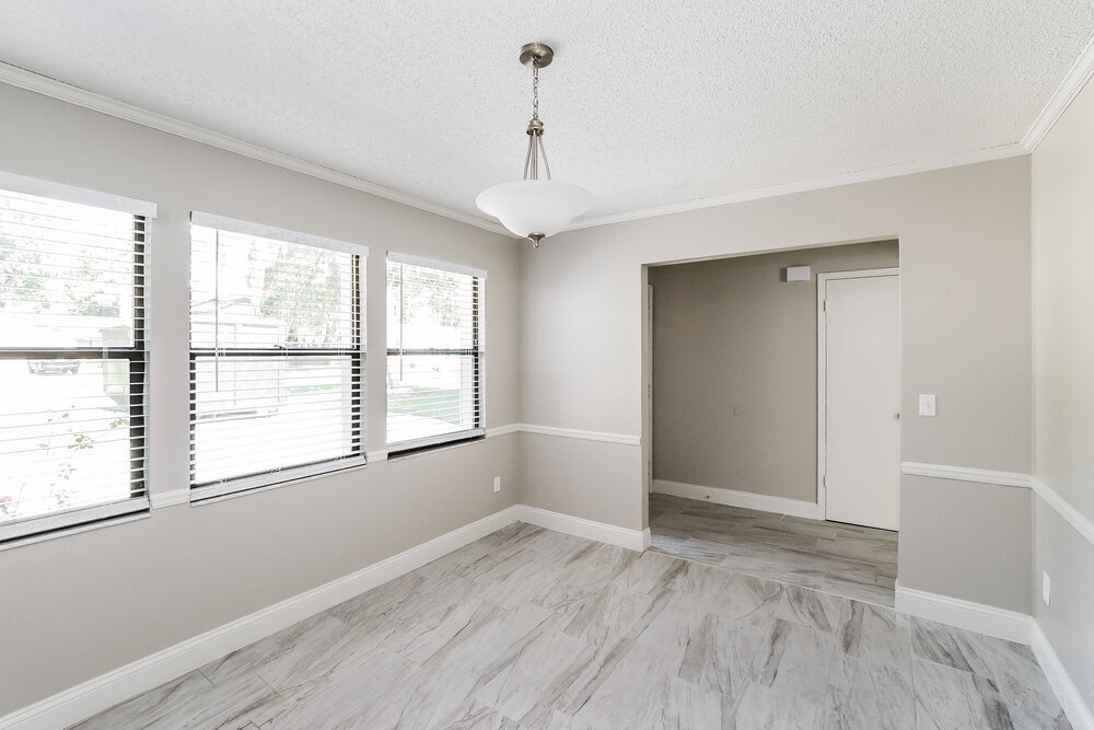 Building Photo - 6173 Island Forest Dr