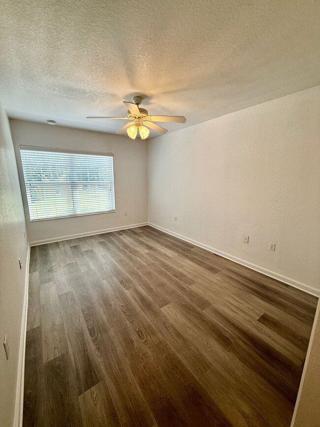 Building Photo - Lake Sawyer - Luxury 3/2.5 Condo