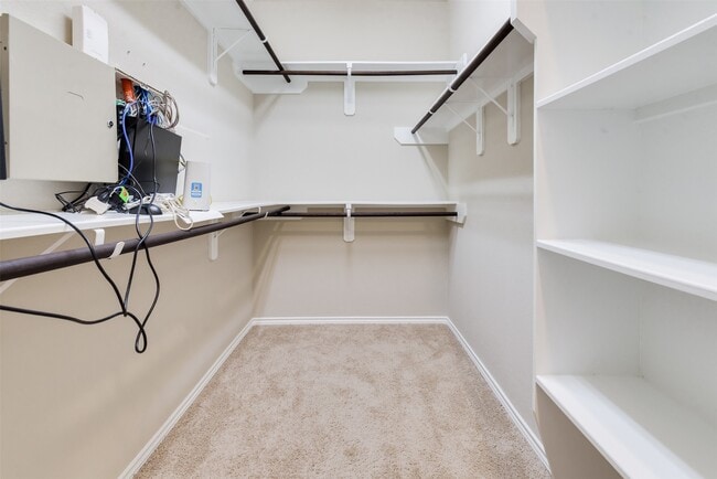 Building Photo - 1330 Watercrest Park Ln