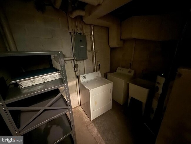 Building Photo - 12825 Cara Dr