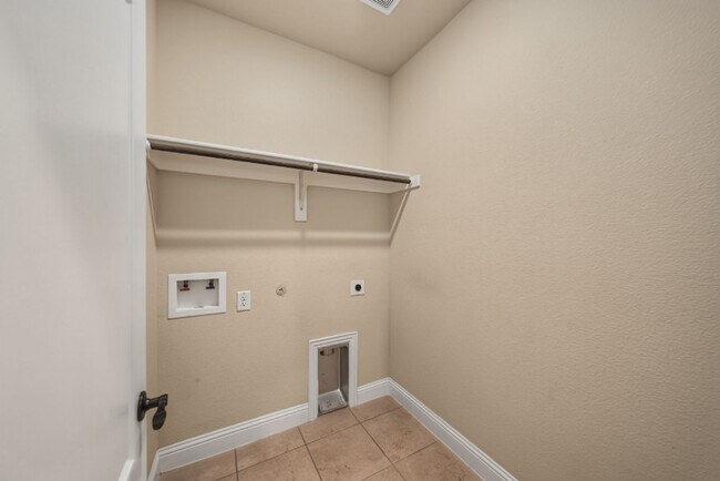 Building Photo - 504 Ridgewater Trail