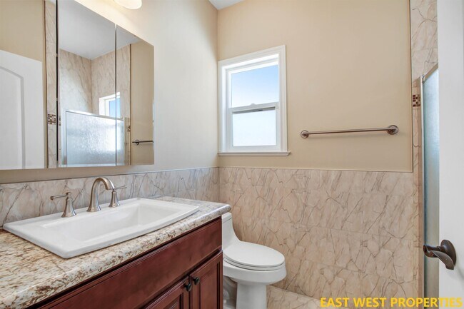 Building Photo - 58 S Altadena Dr
