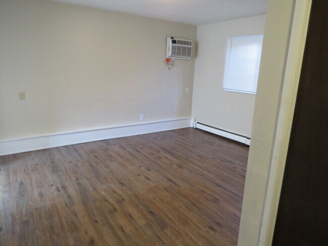 Building Photo - 4570 Washington Square Dr