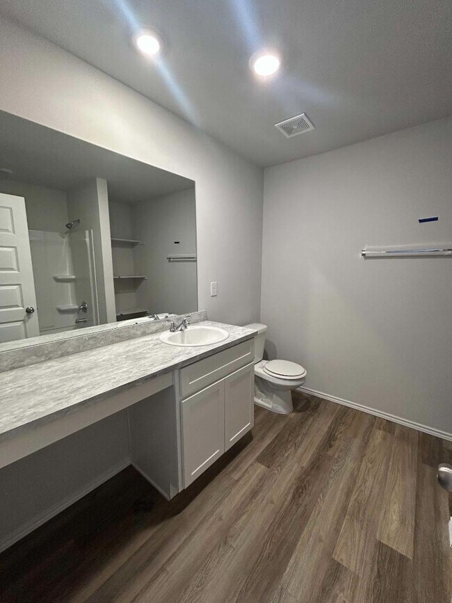 Building Photo - 9709 Laredo Ln