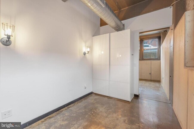 Building Photo - 1701 Tulip St