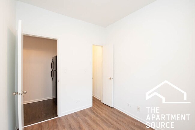 Building Photo - 5054 N Winthrop Ave