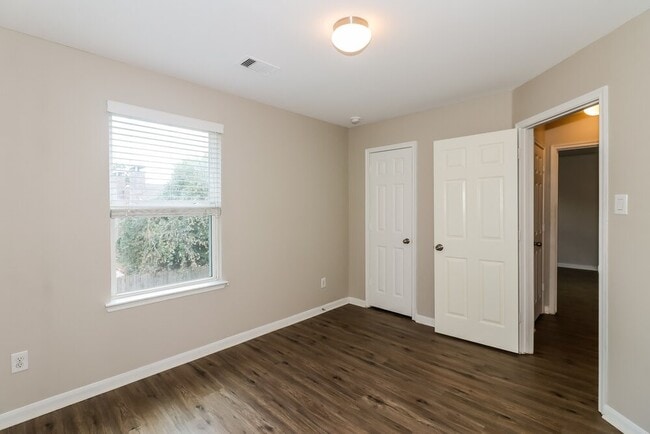 Building Photo - 13038 Rose Landing Dr