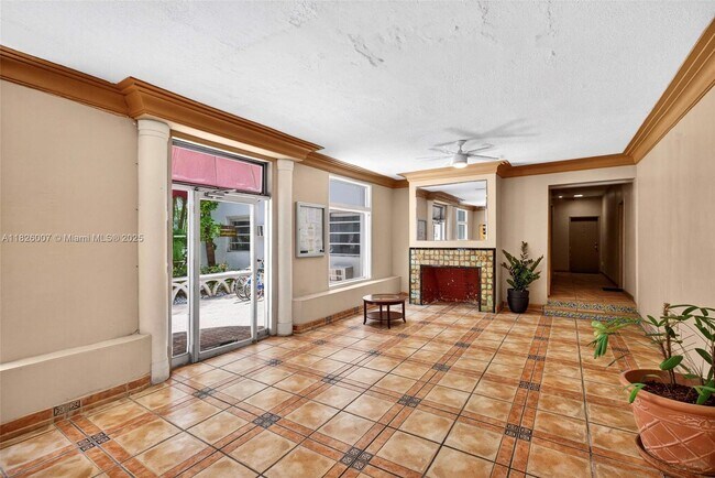Building Photo - 215 30th St