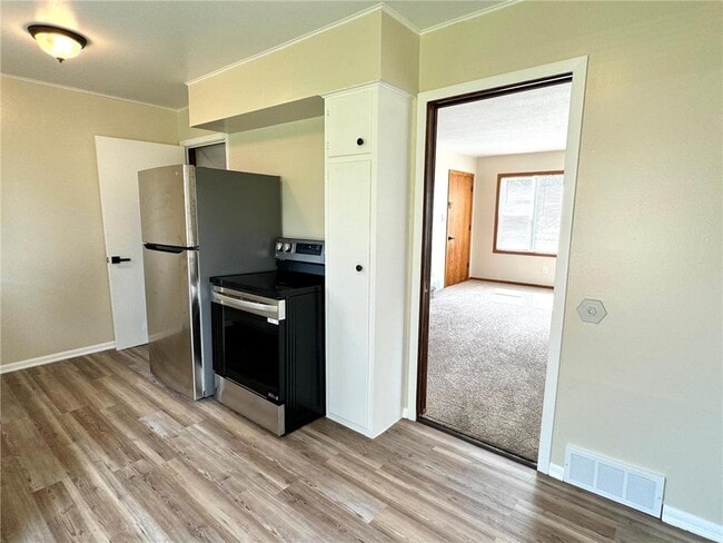 Building Photo - 1132 33rd Ave N