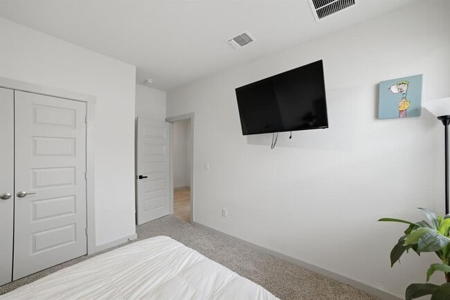 Building Photo - 3608 Overlord Ln