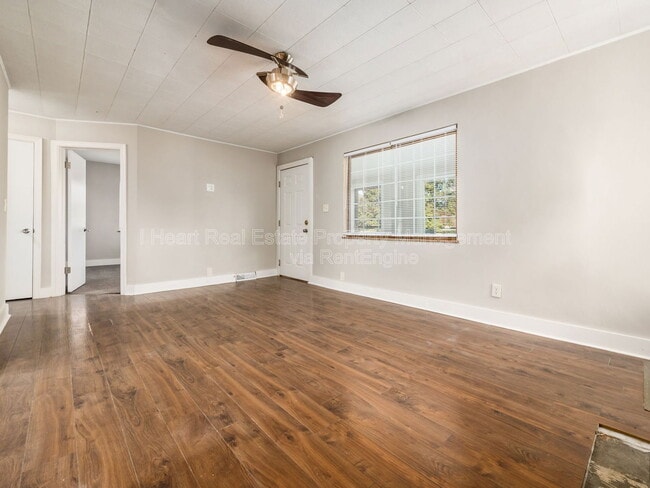 Building Photo - 1621 Sullivant Ave