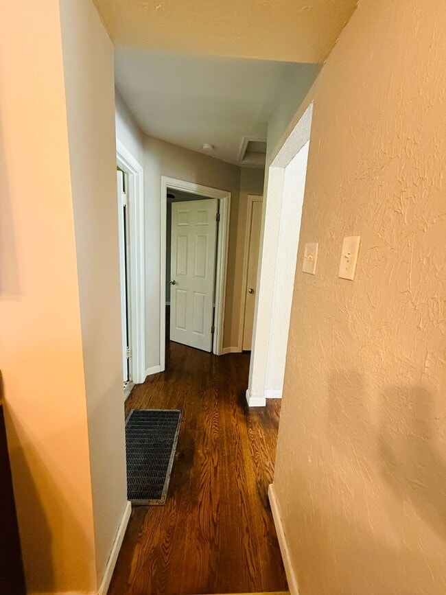 Building Photo - Three bedroom Home for Rent - Florissant