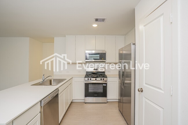 Building Photo - 319 Bush Mdw Ln