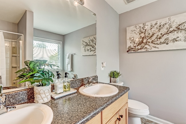 Building Photo - 125 Acapella Ave