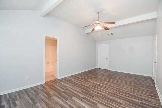Building Photo - 14418 Royal Hill Dr