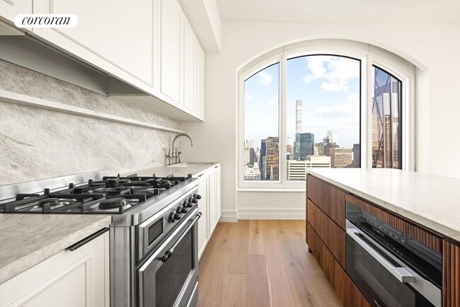 Building Photo - 520 Fifth Avenue 58B