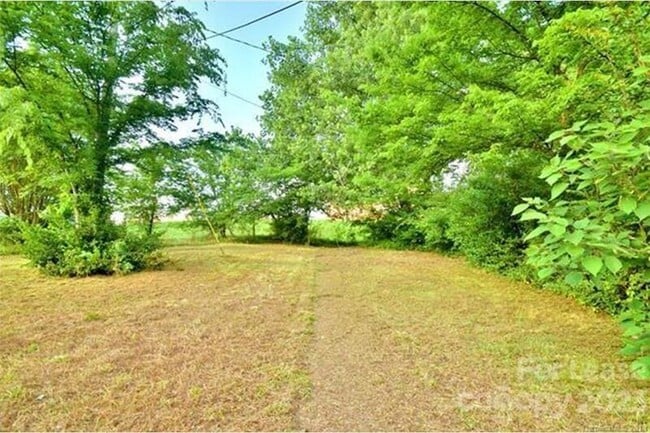 Building Photo - 49 Fenix Dr SW