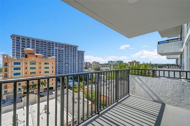 Building Photo - 525 N Ocean Blvd